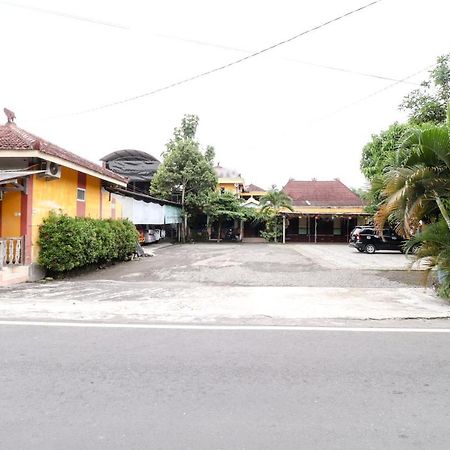 The Joglo Family Hotel Magelang Luaran gambar