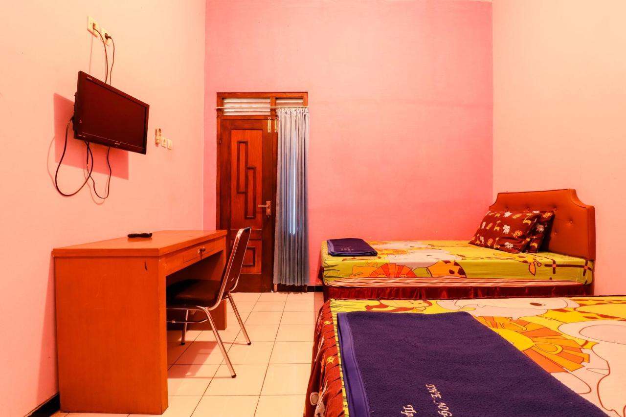 The Joglo Family Hotel Magelang Luaran gambar